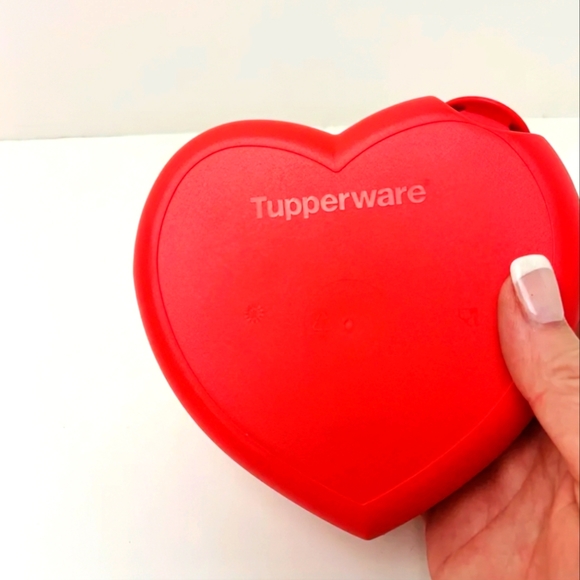 Tupperware, Red Heart Keeper Box, Hinged, NIP❣️❣️❣️ - Picture 3 of 7